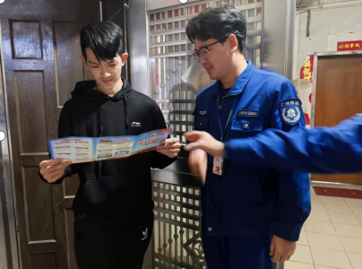 网格员发动辖区青年报名体检