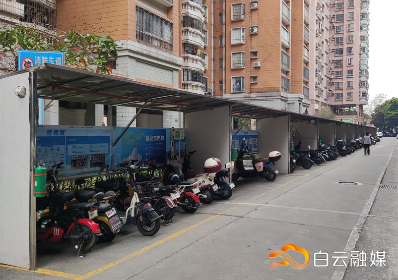(3)汇侨北社区内设置统一电动车停放点。