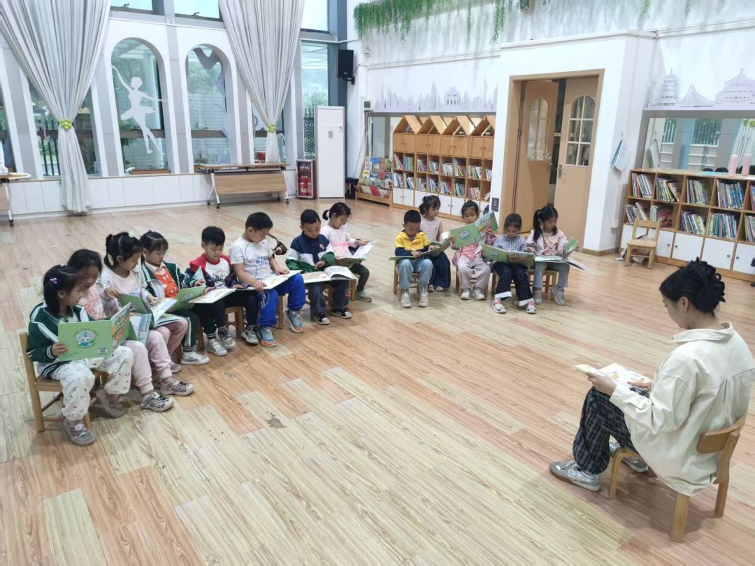 4月23日培英中学附属幼儿园共读半小时活动.jpg