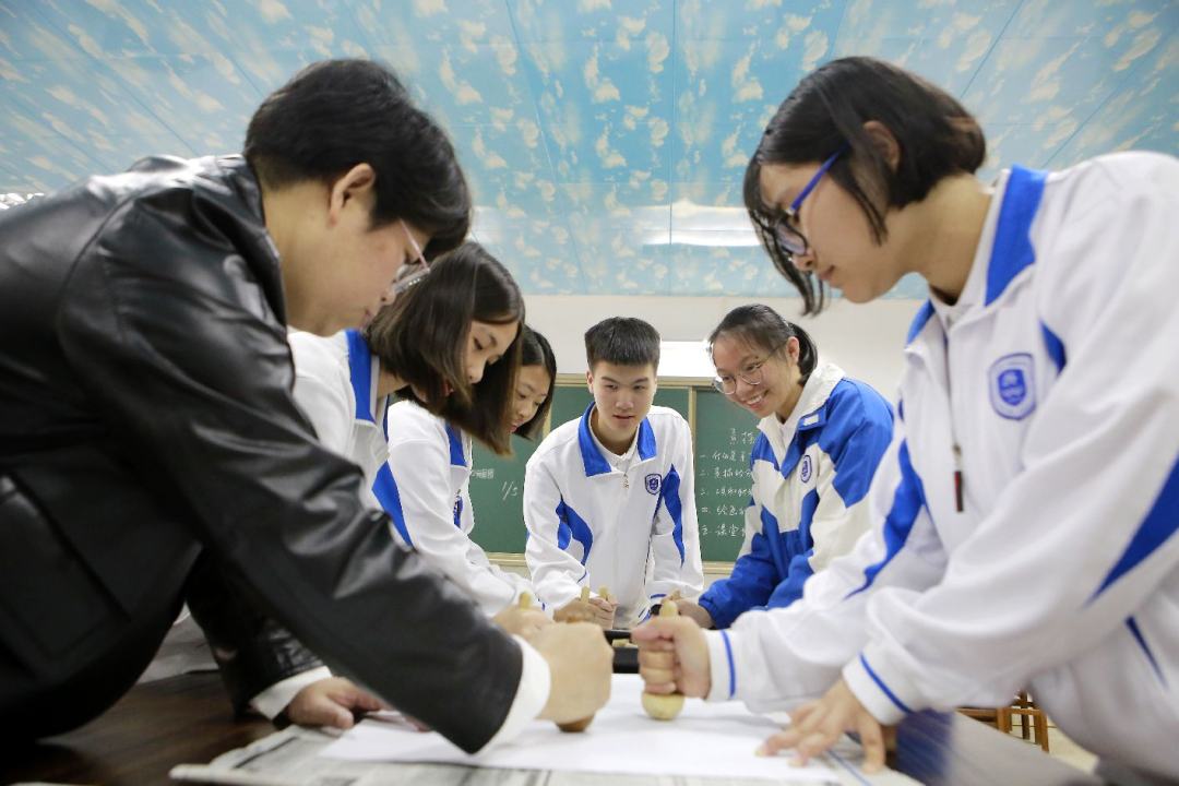 08学生制作版画.jpg