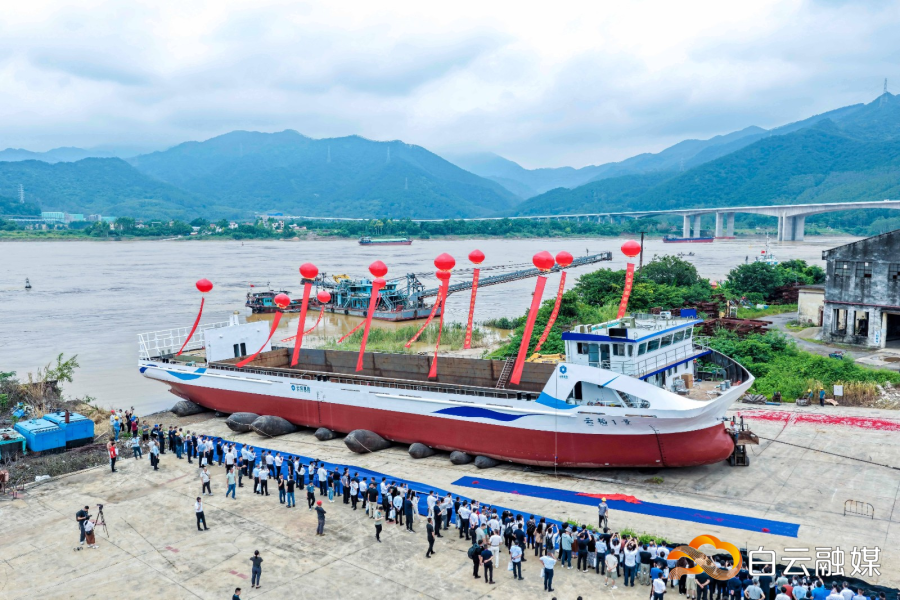 全国首艘2000吨级氢动力集散两用船“云韬1号” 全国首艘2000吨级氢动力集散两用船“云韬1号”