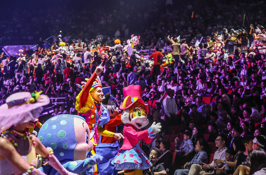 Photos | Acrobats perform during 7th China Intl Circus Festival