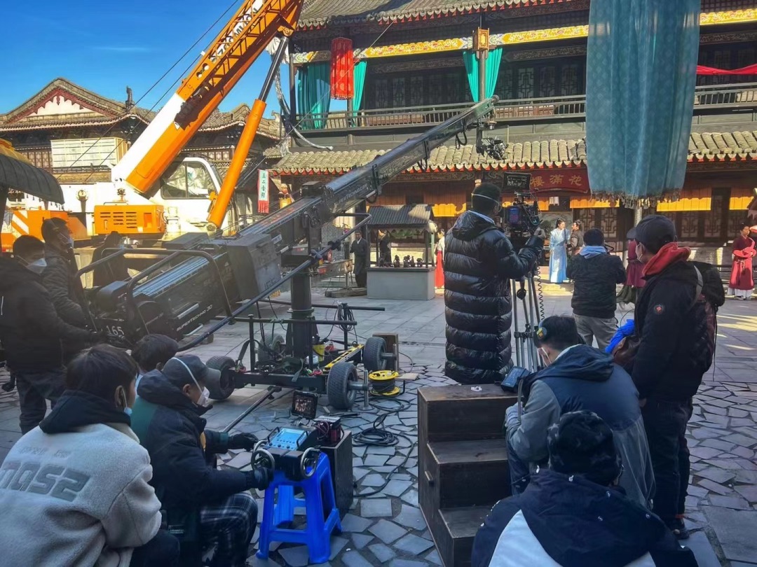 刘唯一团队正在拍摄古偶剧