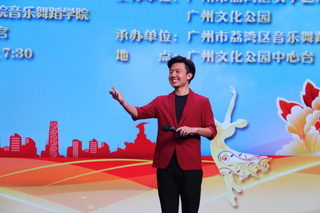 (图4:广州歌舞剧院国家一级演员万乘齐带来的男声独唱《让梦想飞》)