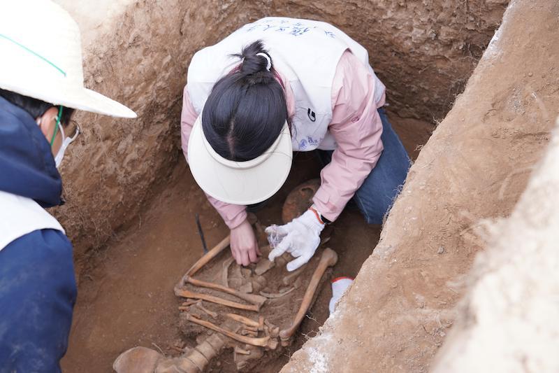 山西吕梁方山南村烈士墓地发掘现场1(受访者提供)