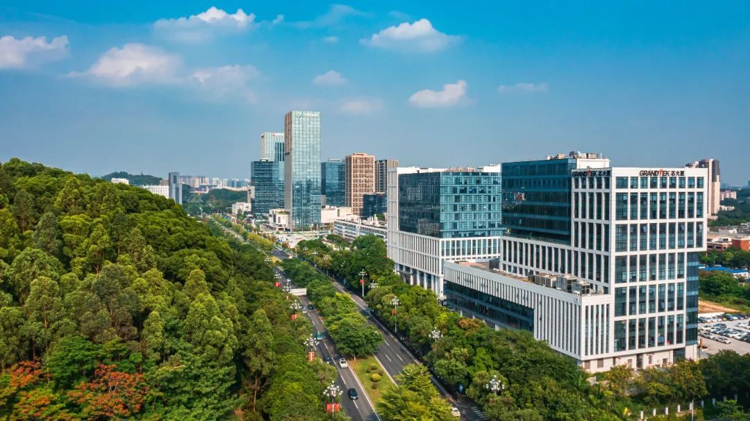 科学大道 (绿地中央广场,芯大厦) 贾自豪 摄.jpg 图片