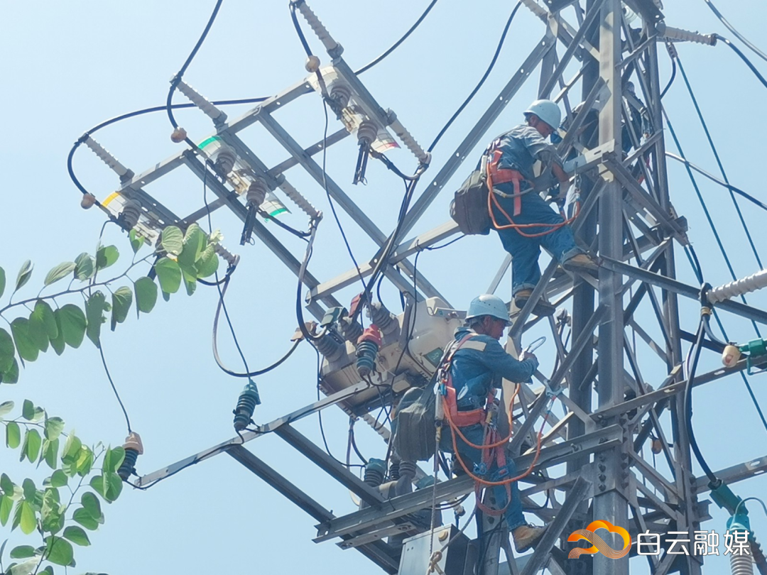 1704875082749034872 1704875082749034872