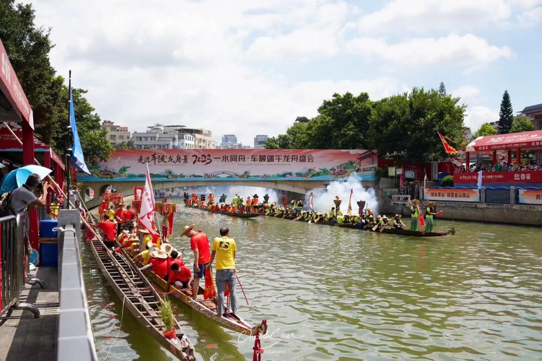 陈钧圣-每年五月初三的车陂龙船景热闹非凡。-FZ100411525996.jpg 陈钧圣-每年五月初三的车陂龙船景热闹非凡。-FZ100411525996.jpg