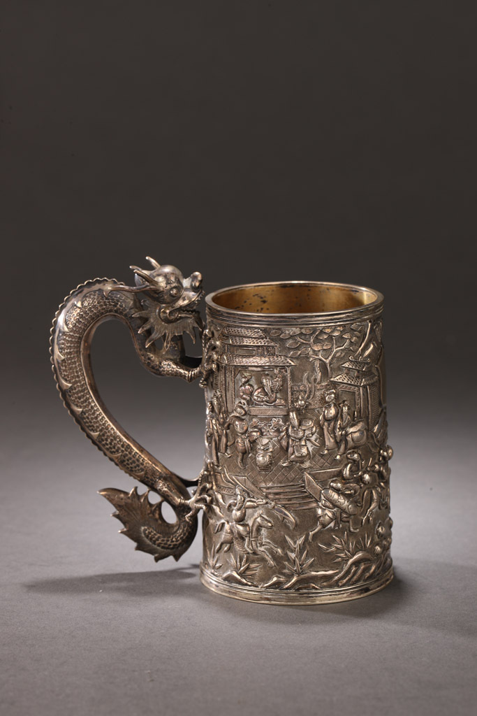 银錾刻人物故事龙柄酒杯