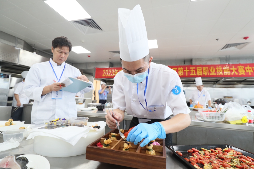 杨耀烨-“粤菜师傅”厨艺大比拼,黄埔这场竞赛“真-NEP1_20240302_C00411620145.jpg 杨耀烨-“粤菜师傅”厨艺大比拼,黄埔这场竞赛“真-NEP1_20240302_C00411620145.jpg