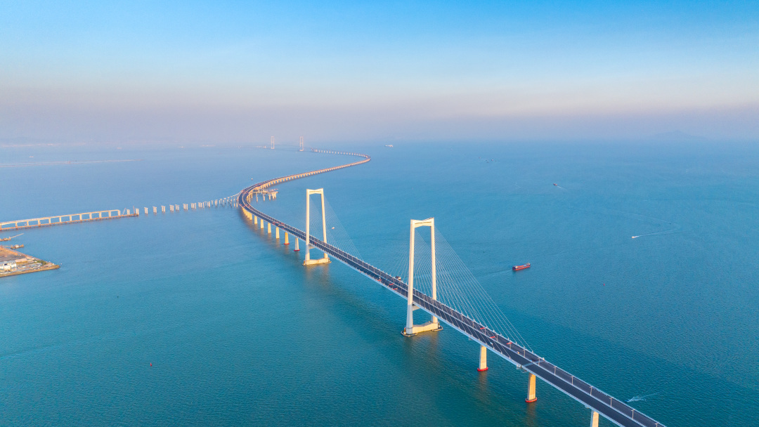 国家重大工程深中通道主线贯通计划2024年建成通车从中山至深圳车程将缩短至30分钟以内4296069