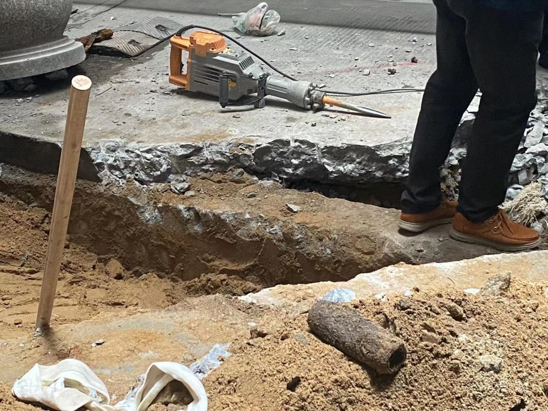 开挖处惊现地梁