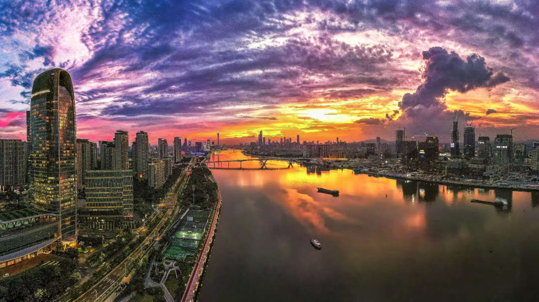 陈卓琦《祥云耀珠江》