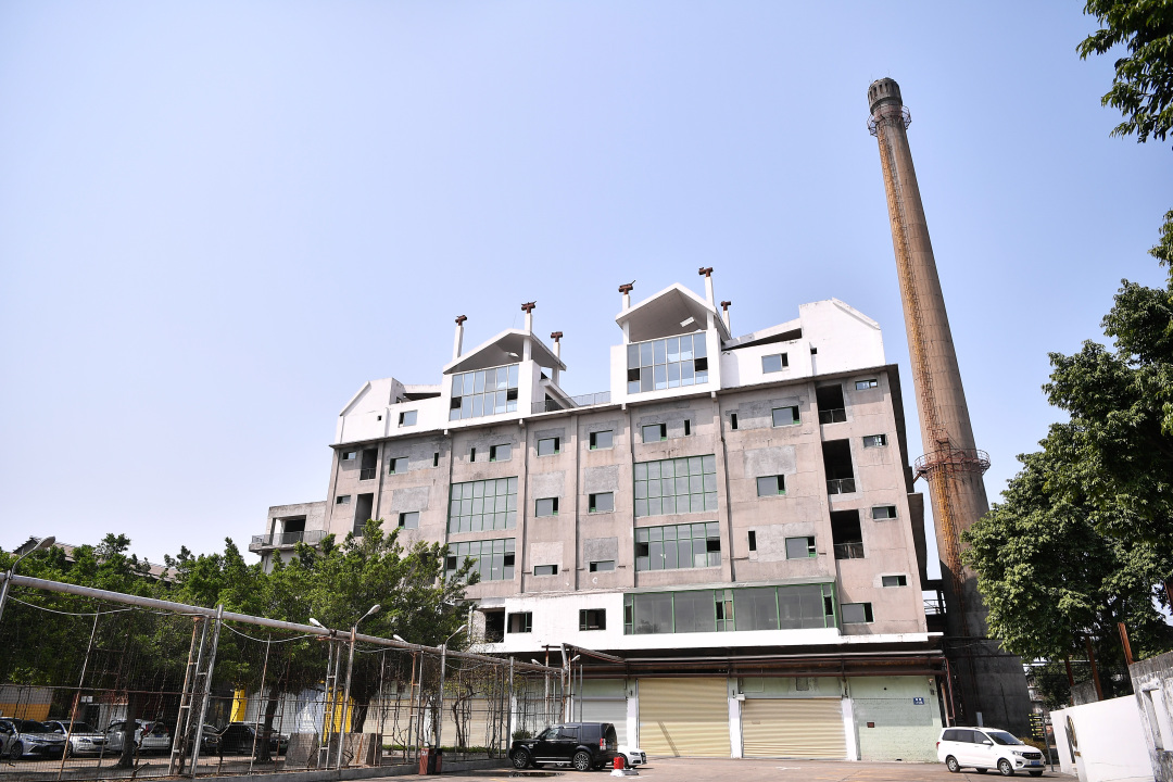 紫泥堂园内用原紫坭堂厂厂房改造而成的办公区。胡瀛斌 摄