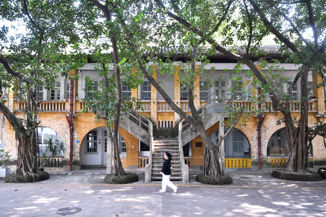 紫泥堂创意园内保留的具体时代特色的建筑物。胡瀛斌 摄