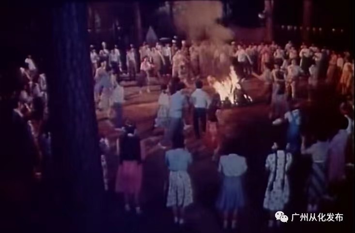 《青春万岁》剧照