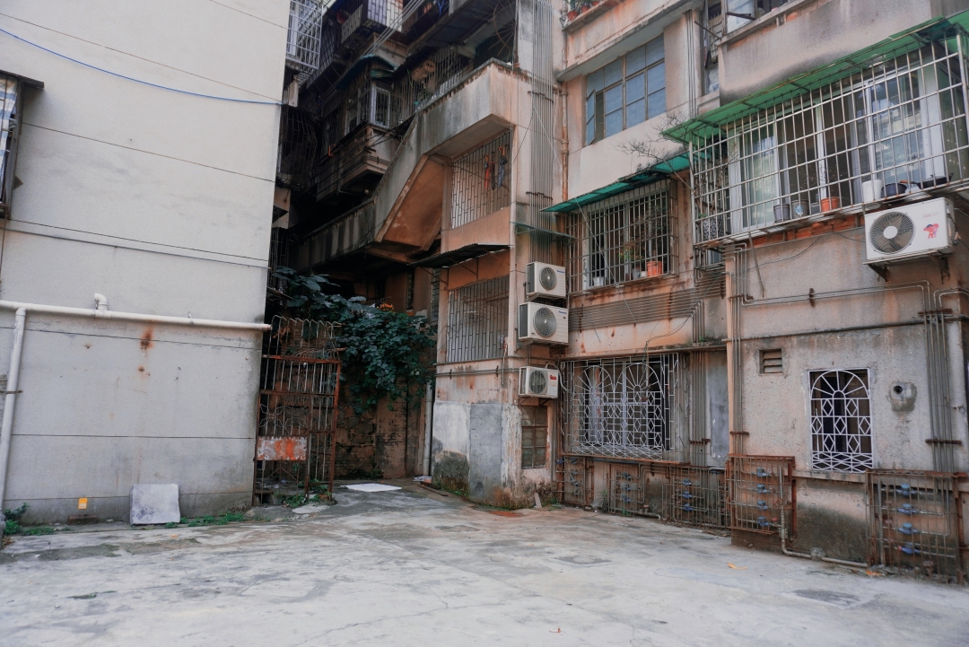 象岗山19号一楼,是电影中谢定山和赵欢欣的家。信息时报记者 黄丽霞摄