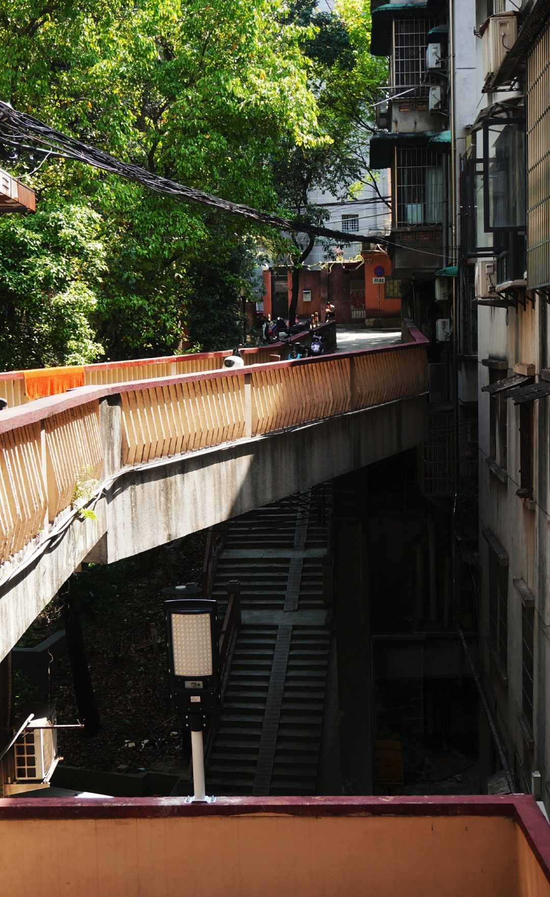 空中廊桥。信息时报记者 黄丽霞摄