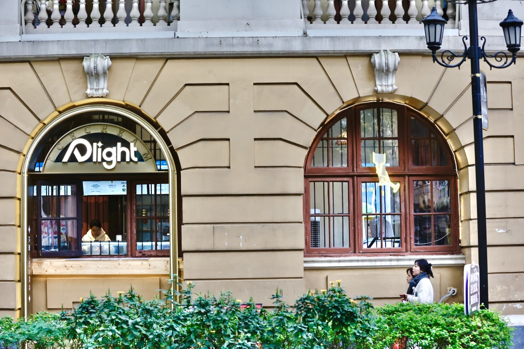 高鹤涛-感受欧陆风情建筑  品味百年沙面历史-FZ100211637113.jpg