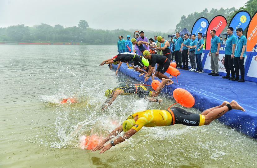 组织千人挂铁人比赛，场地、设备	、宣传等费用大揭秘