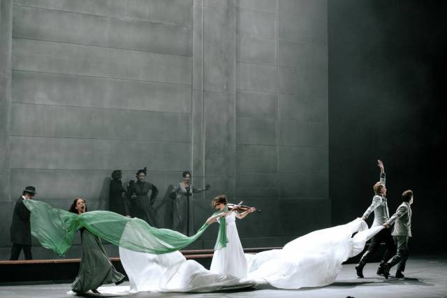 话剧《战争与和平》 话剧《战争与和平》