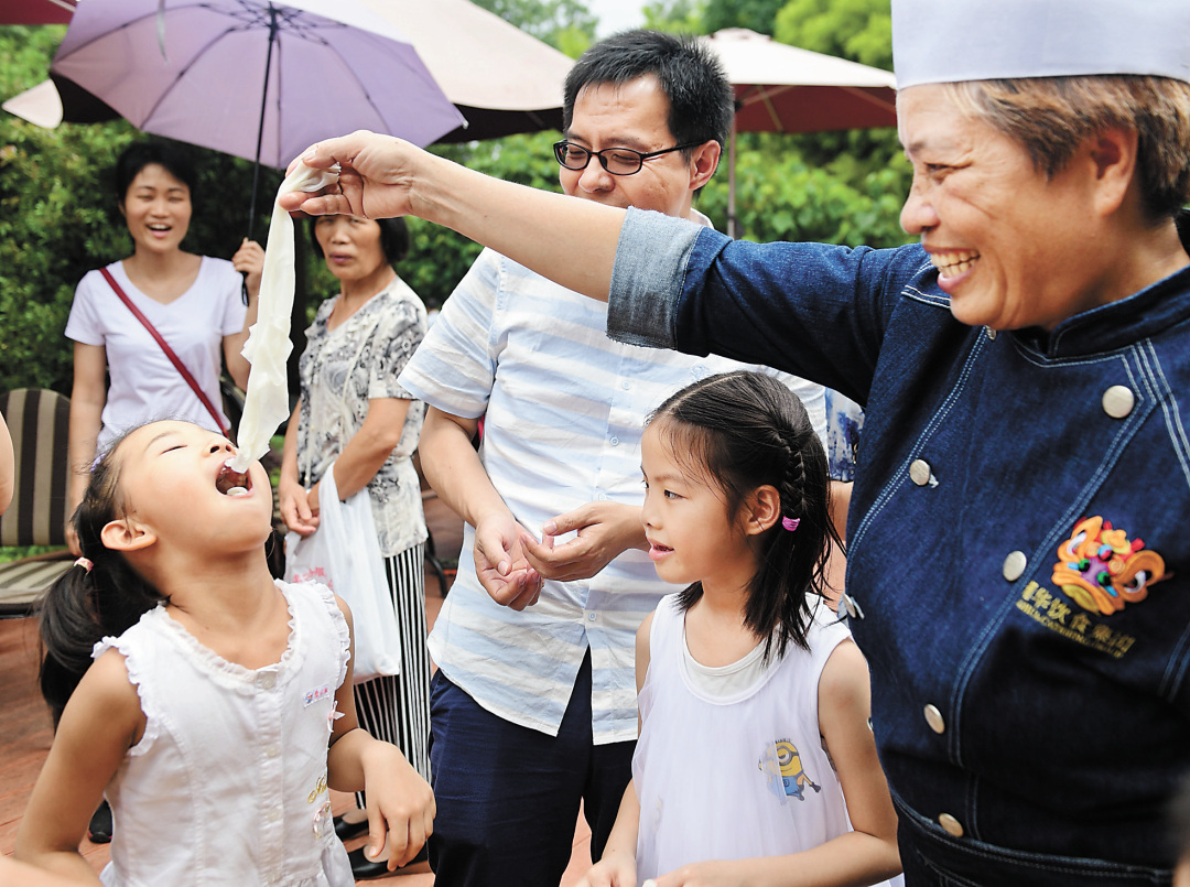 乔军伟-亲手制作“非遗”沙河粉,真难但是真香!-FZ102812031773