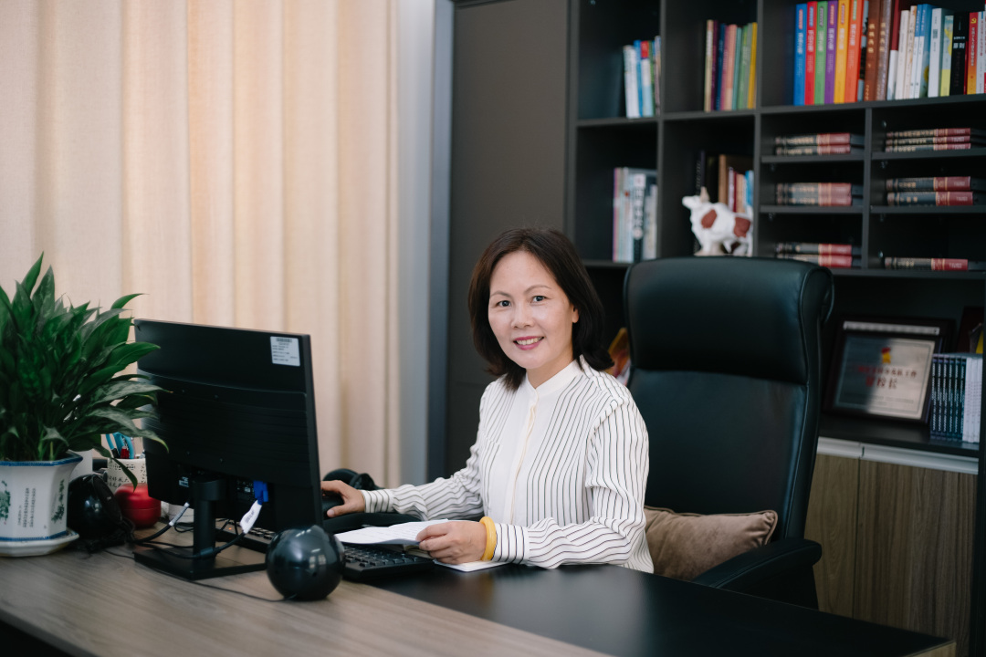 天河第一小学校长王晓芳