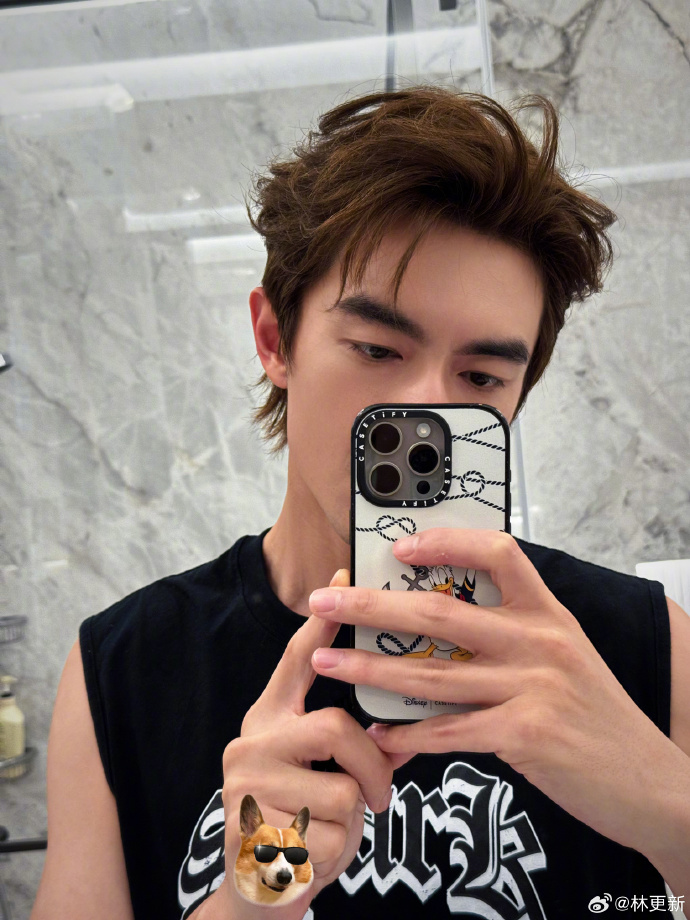 001T7X3Lly1hqkdfzc4kxj62c0340hdv02