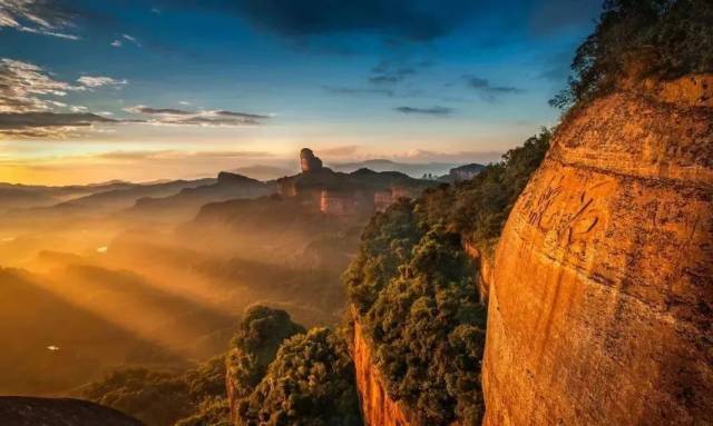 丹霞山世界地质公园。 丹霞山世界地质公园。