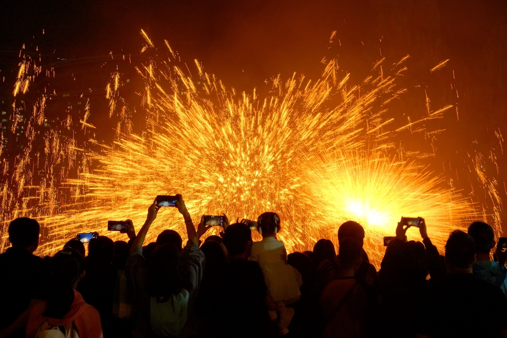 非遗打铁花_副本