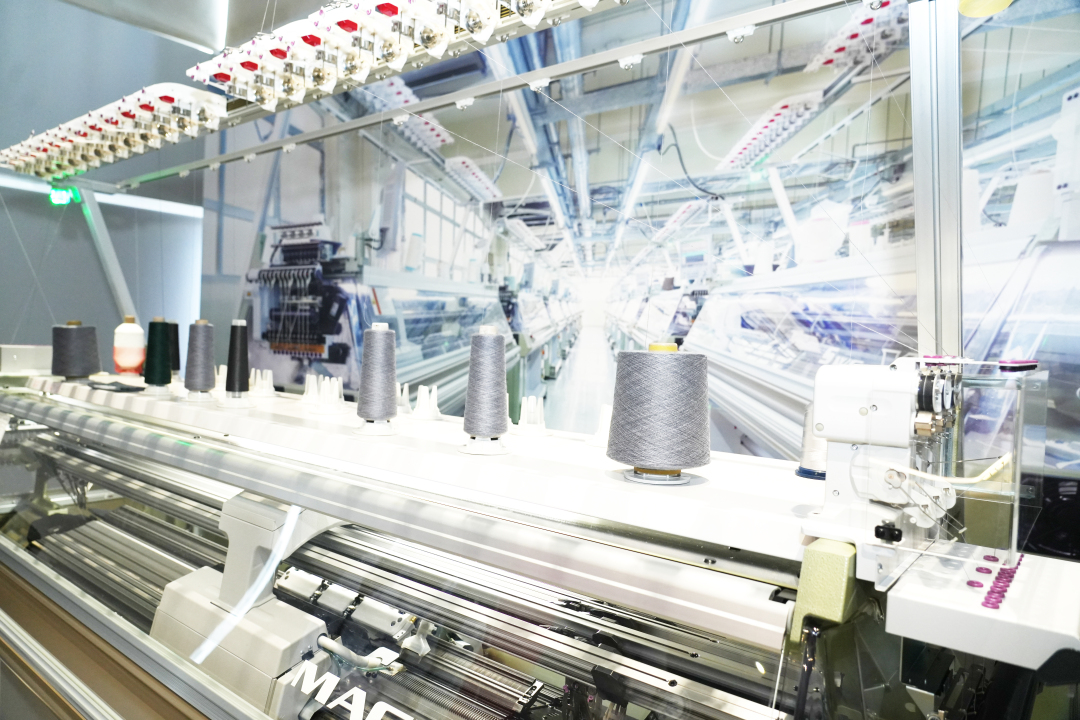 展館內展出的智能生產設施