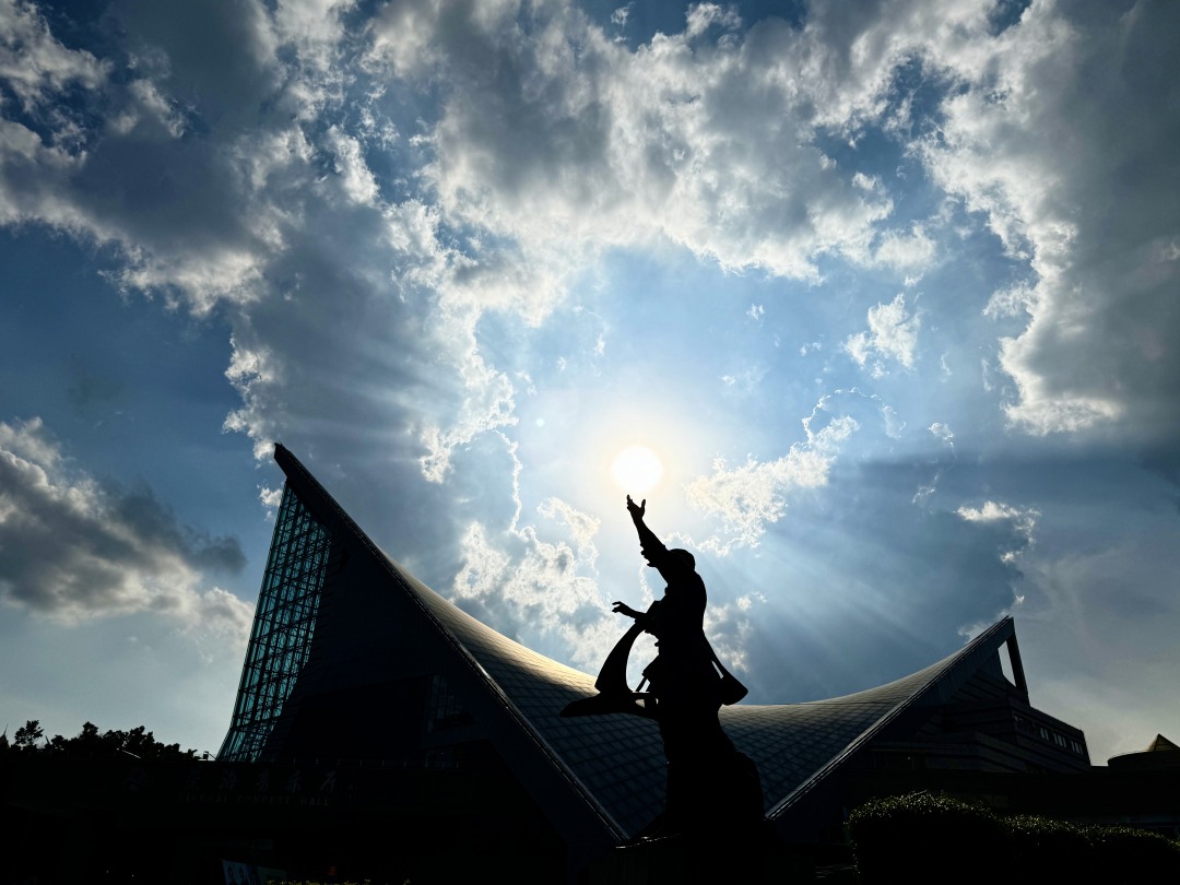 苏俊杰-天气｜炎热高温广州 夏日美不胜收-FZ100212257673.jpg