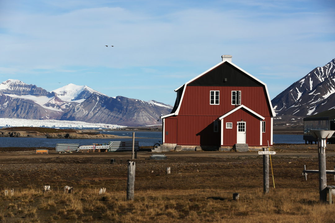 极昼下的地球最北小镇(3)XxjpsgC007112_20240626_PEPFN0A001
