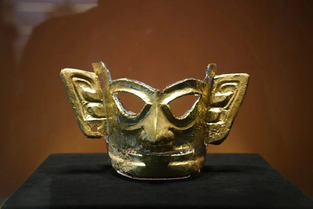 此次“上新”,金面具修复前后对比