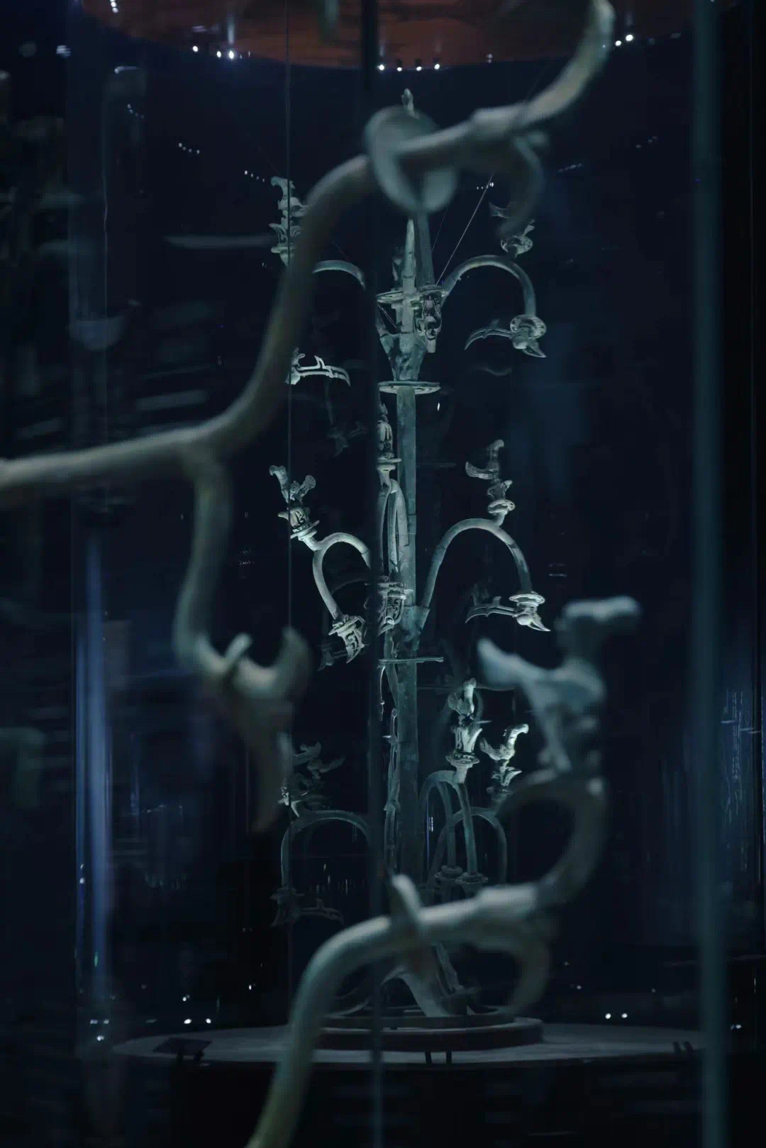 青铜神树(图源三星堆博物馆)