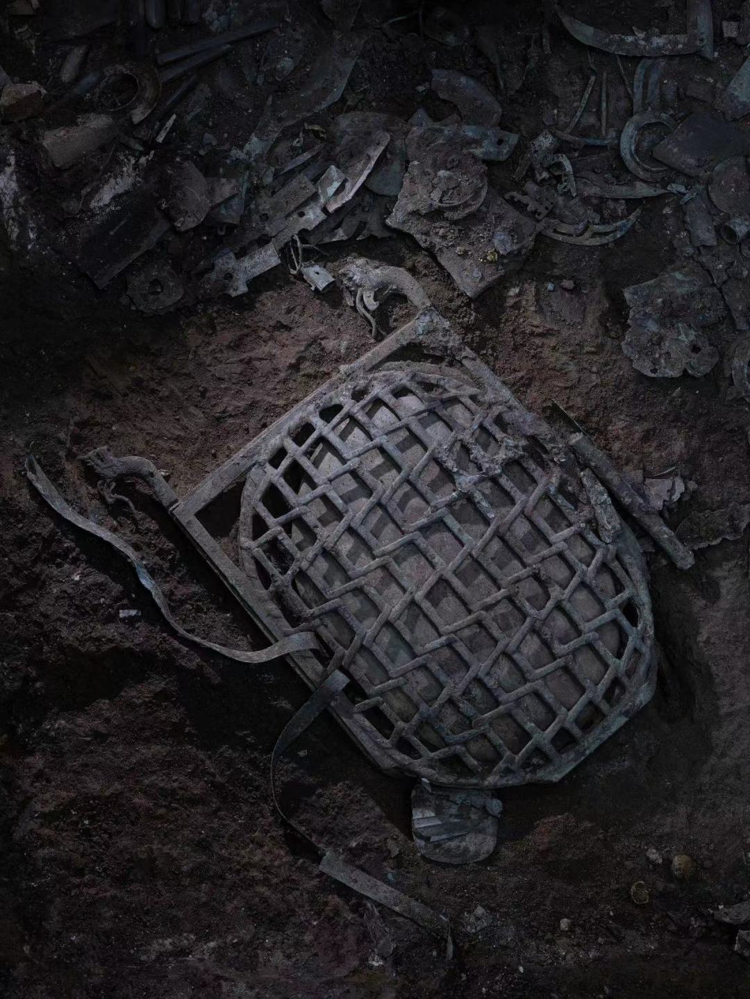 青铜龟背形网格状器(图源三星堆博物馆)