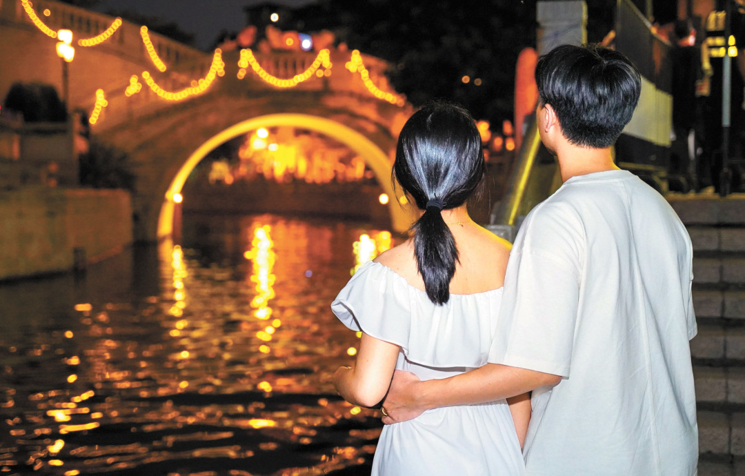 廖雪明-七夕夜 永庆坊网红月亮桥亮灯-FZ102812402035