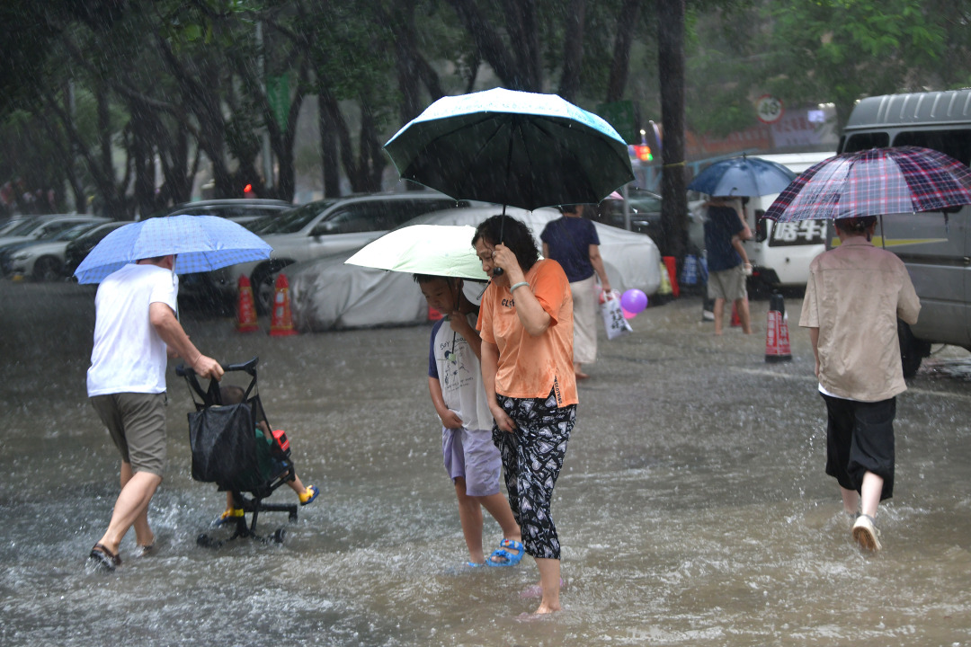 8月21日中午,天河区暴雨如注。图广州日报新花城记者:杨耀烨