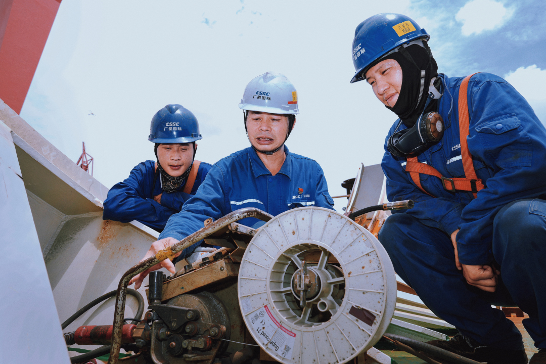 陈庆城教授电焊技巧和操作方法。(广州日报新花城记者:莫伟浓).jpg 陈庆城教授电焊技巧和操作方法。(广州日报新花城记者:莫伟浓).jpg