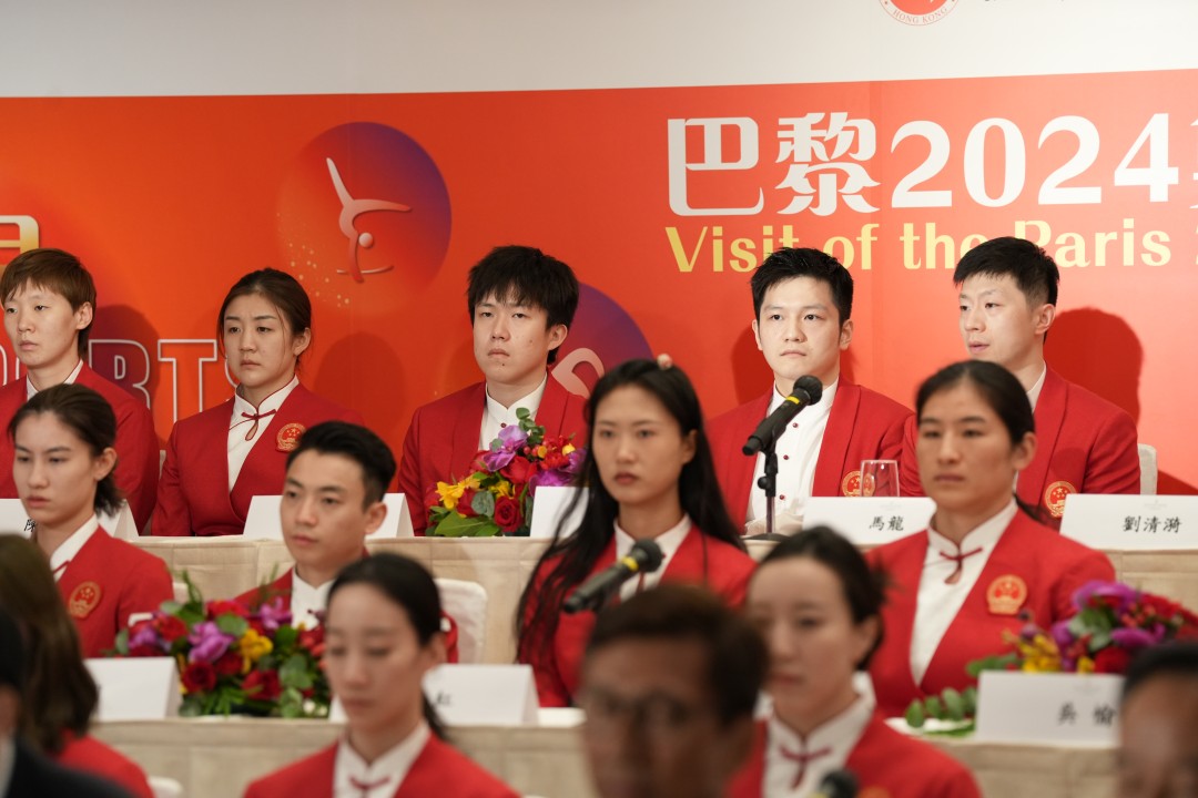 曹景荣-代表团在入住酒店召开记者会。-FZ100212531781.JPG 曹景荣-代表团在入住酒店召开记者会。-FZ100212531781.jpg