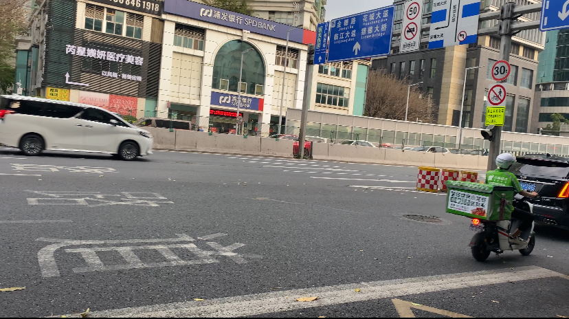 狂奔中的外卖骑手3