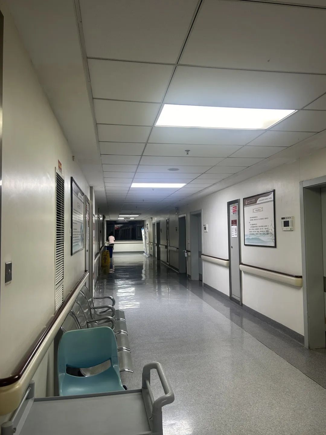 深夜的病房 图片