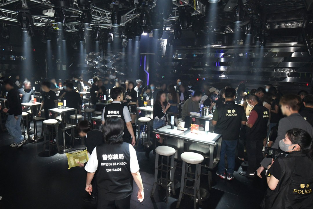 “雷霆2024”期间,警方巡查各类场所。