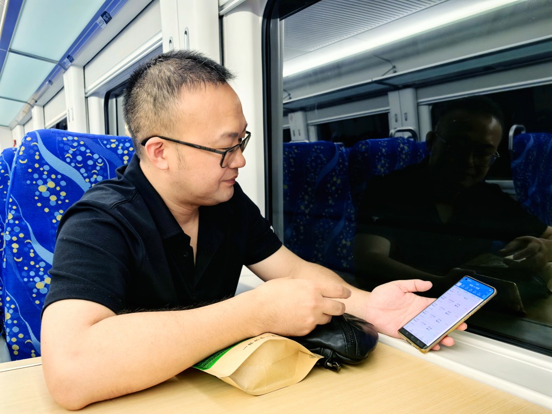 跨城通勤族李先生.jpg