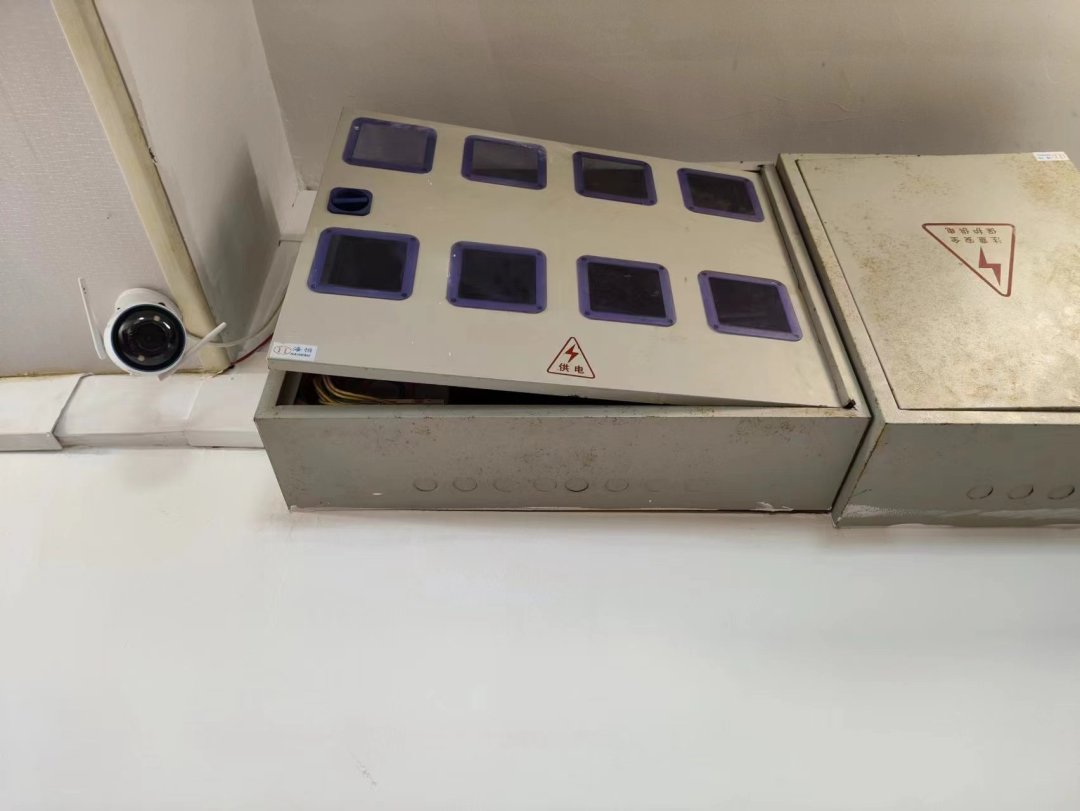 安装在2米高处的电表