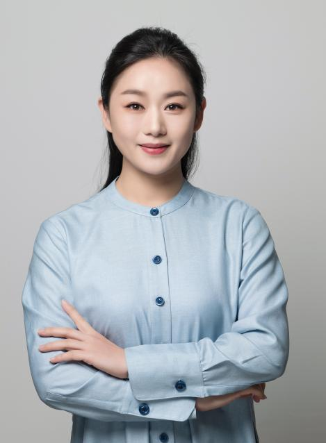 粤剧代表人物、国家一级演员、广东省戏剧家协会主席、广东粤剧院院长曾小敏