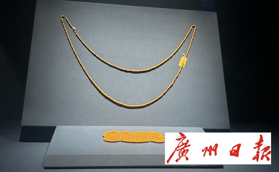 EA0D5514-3DDE-48EC-B9D6-EADA9BEF92FC EA0D5514-3DDE-48EC-B9D6-EADA9BEF92FC