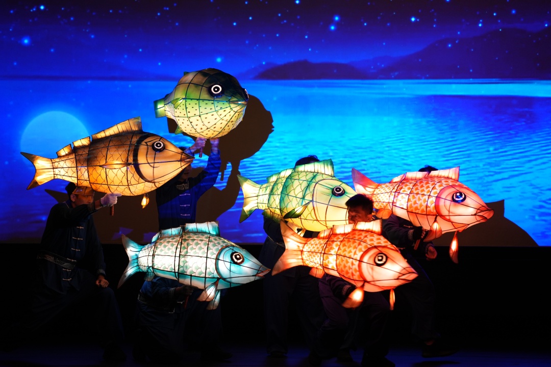 非遗项目展示:深圳沙头鱼灯舞