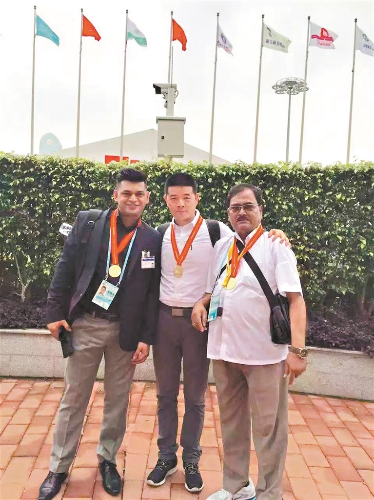 12797117_huangwx_1729522557265_s