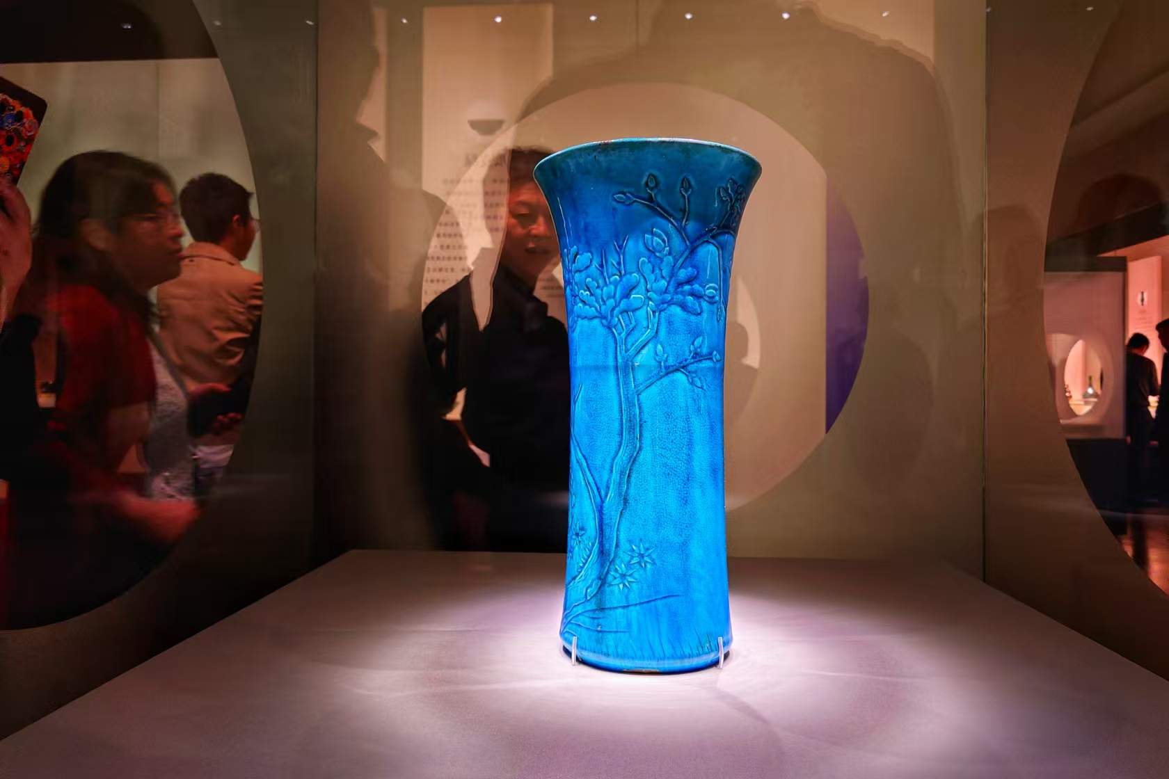 200件斑斓的“中国色”馆藏展现瓷器最美的妆容